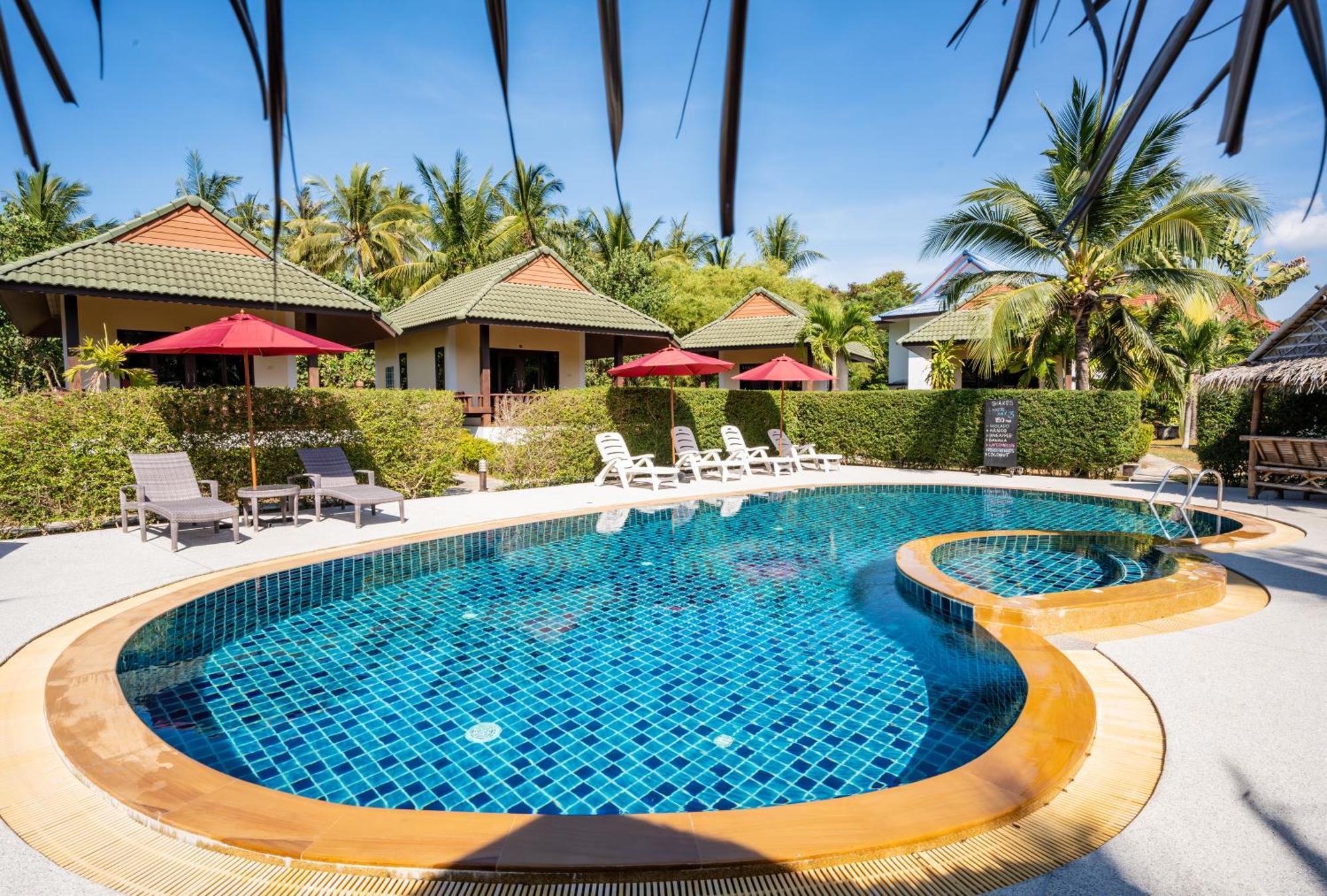 Phatcharee Resort Baan Tai Bagian luar foto